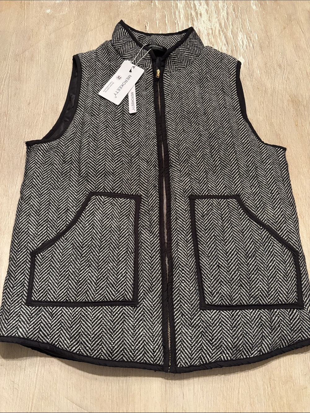 Marokeety Black & White Herringbone Quilted Zip Vest
